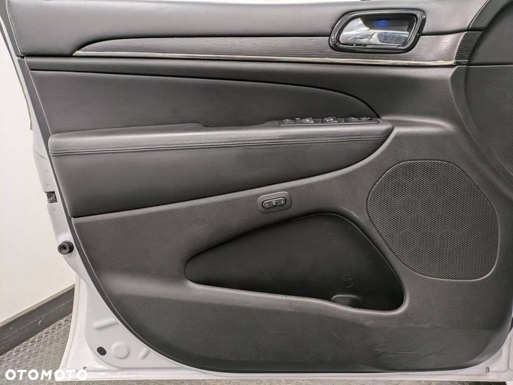 Jeep Grand Cherokee - 8