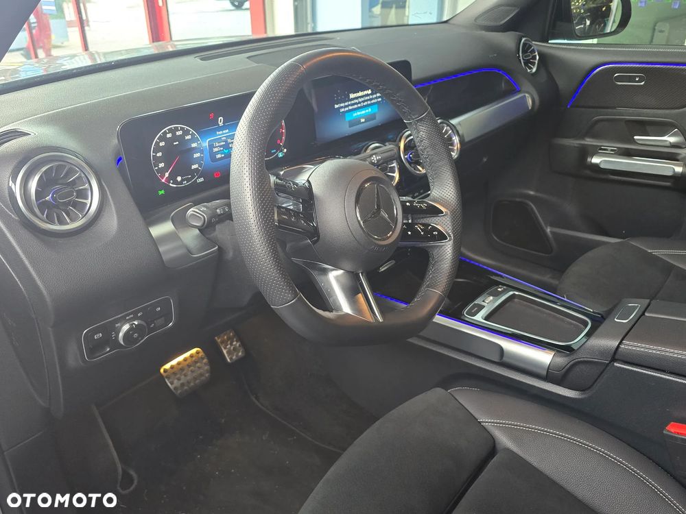Mercedes-Benz GLB 200 AMG Line 7G-DCT - 12