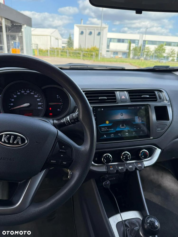 Kia Rio - 4