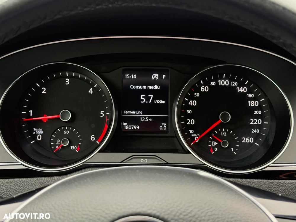 Volkswagen Passat 2.0 TDI DSG Comfortline - 11