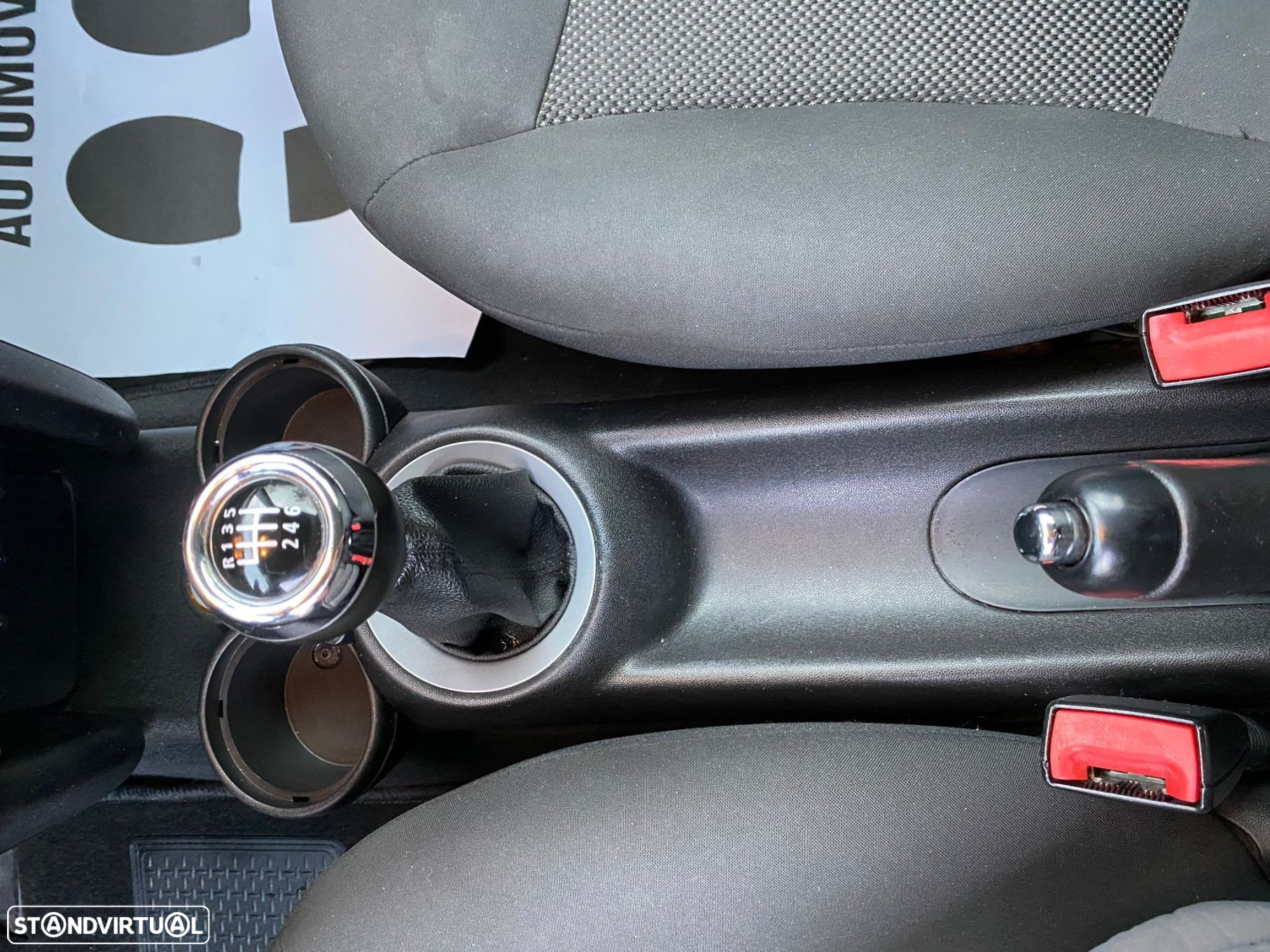 MINI 3 Portas One D - 23