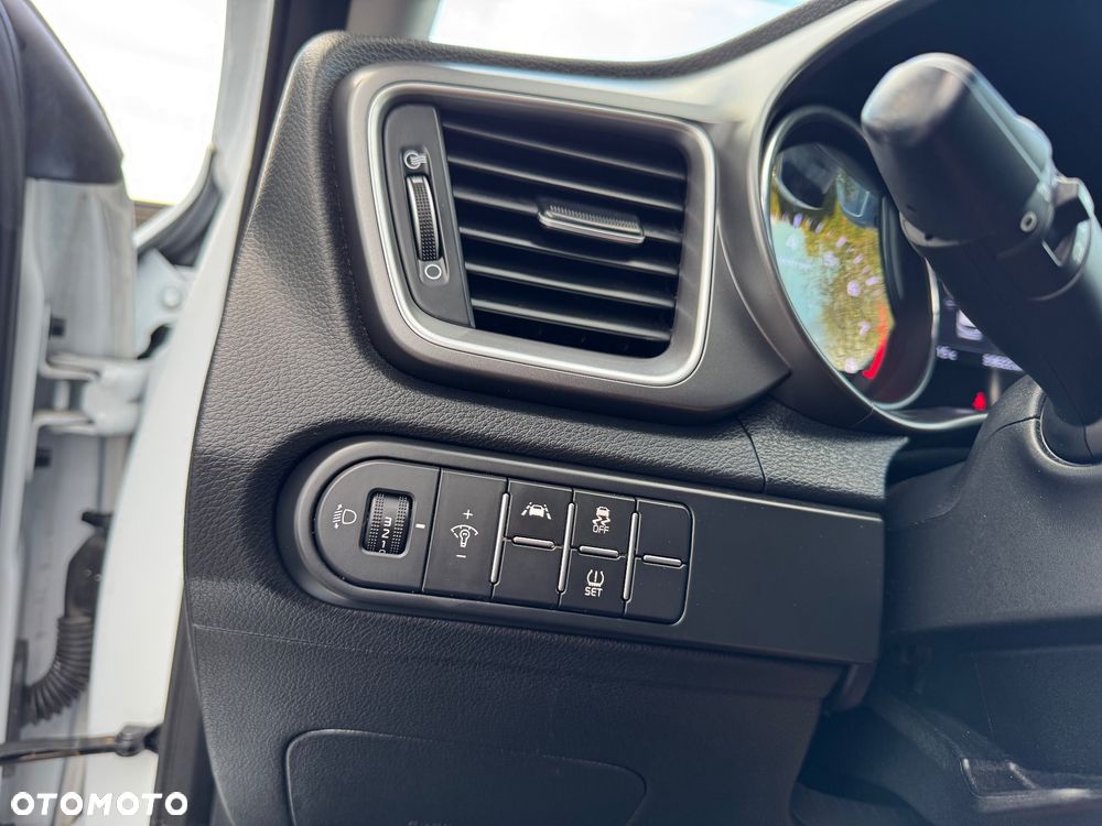 Kia Ceed 1.4 T-GDI L DCT - 31