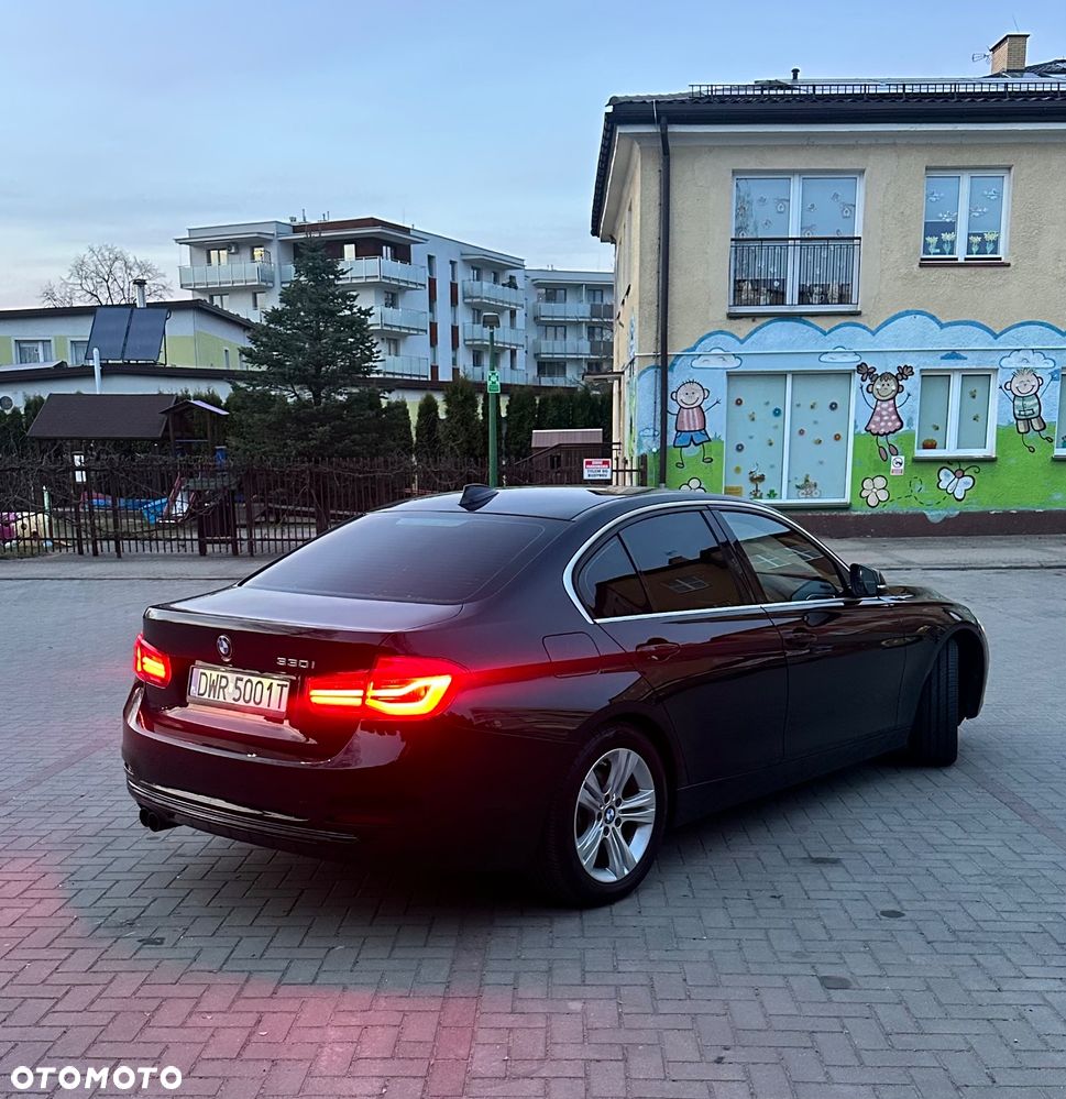 BMW Seria 3 330i Luxury Line sport - 5