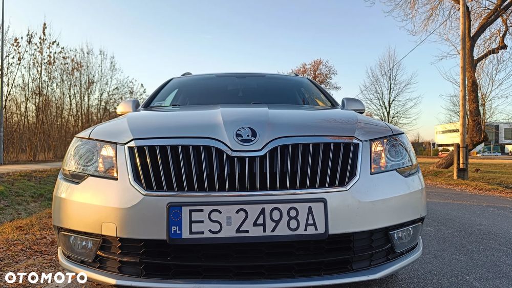Skoda Superb 2015 photo 4