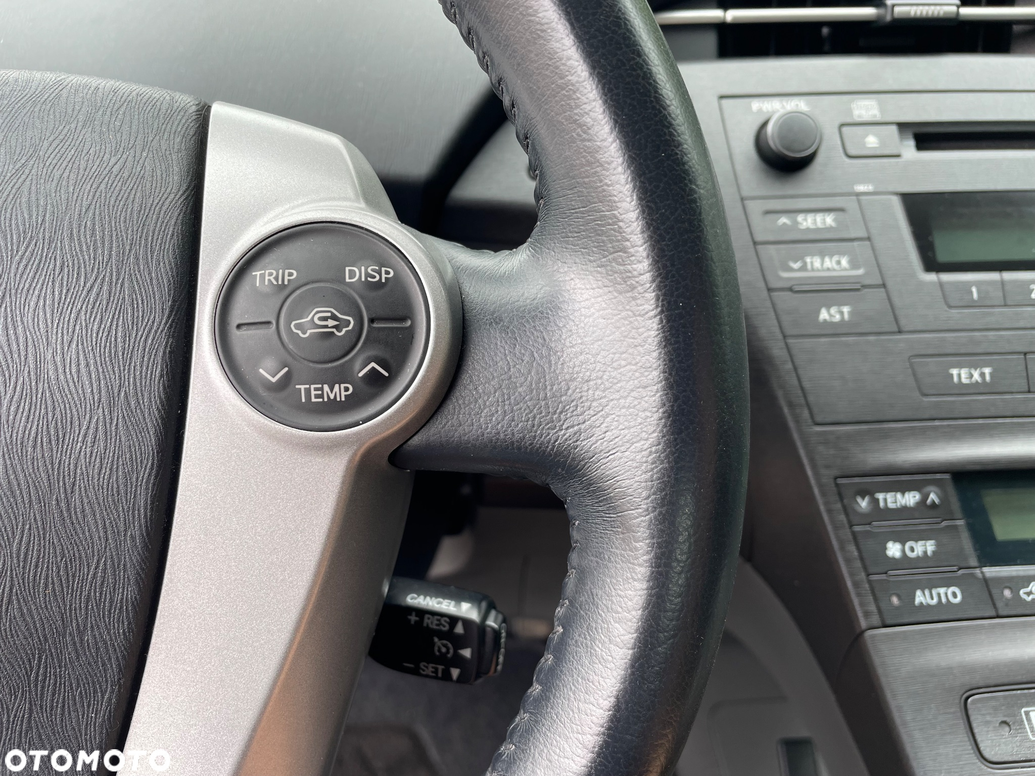 Toyota Prius (Hybrid) Comfort - 23