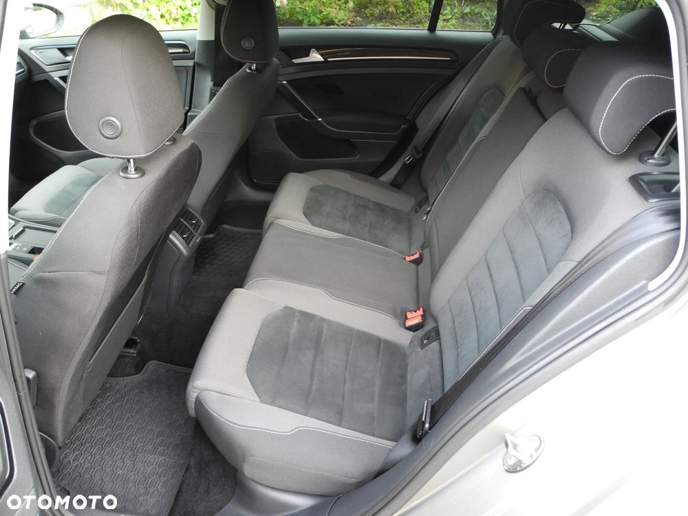 Volkswagen Golf - 16