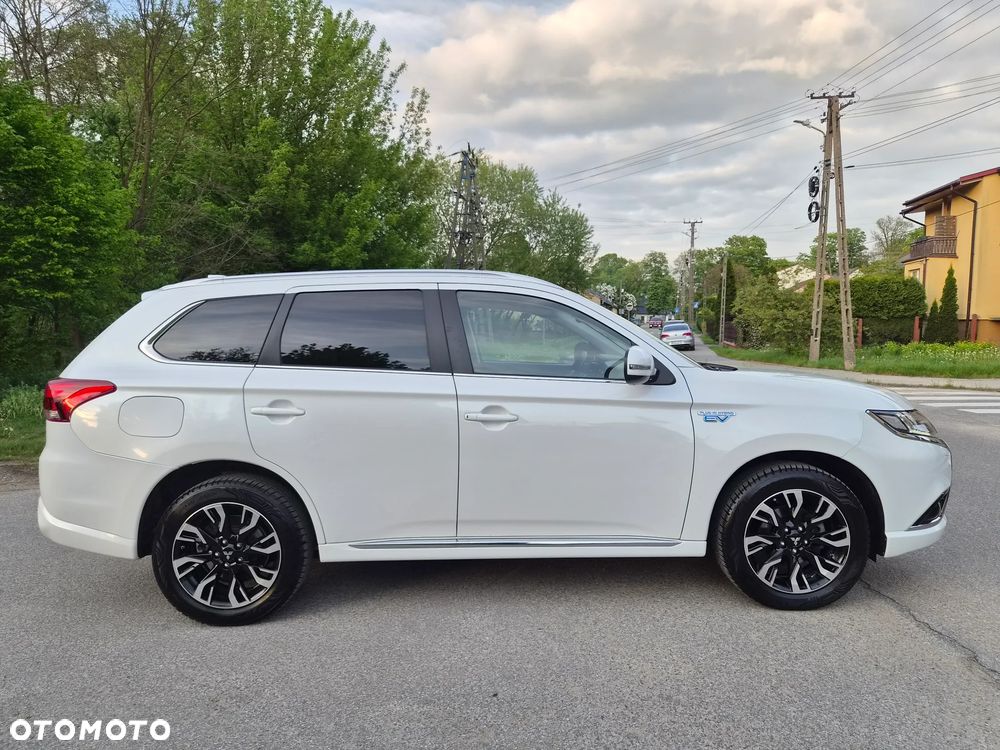 Mitsubishi Outlander - 16