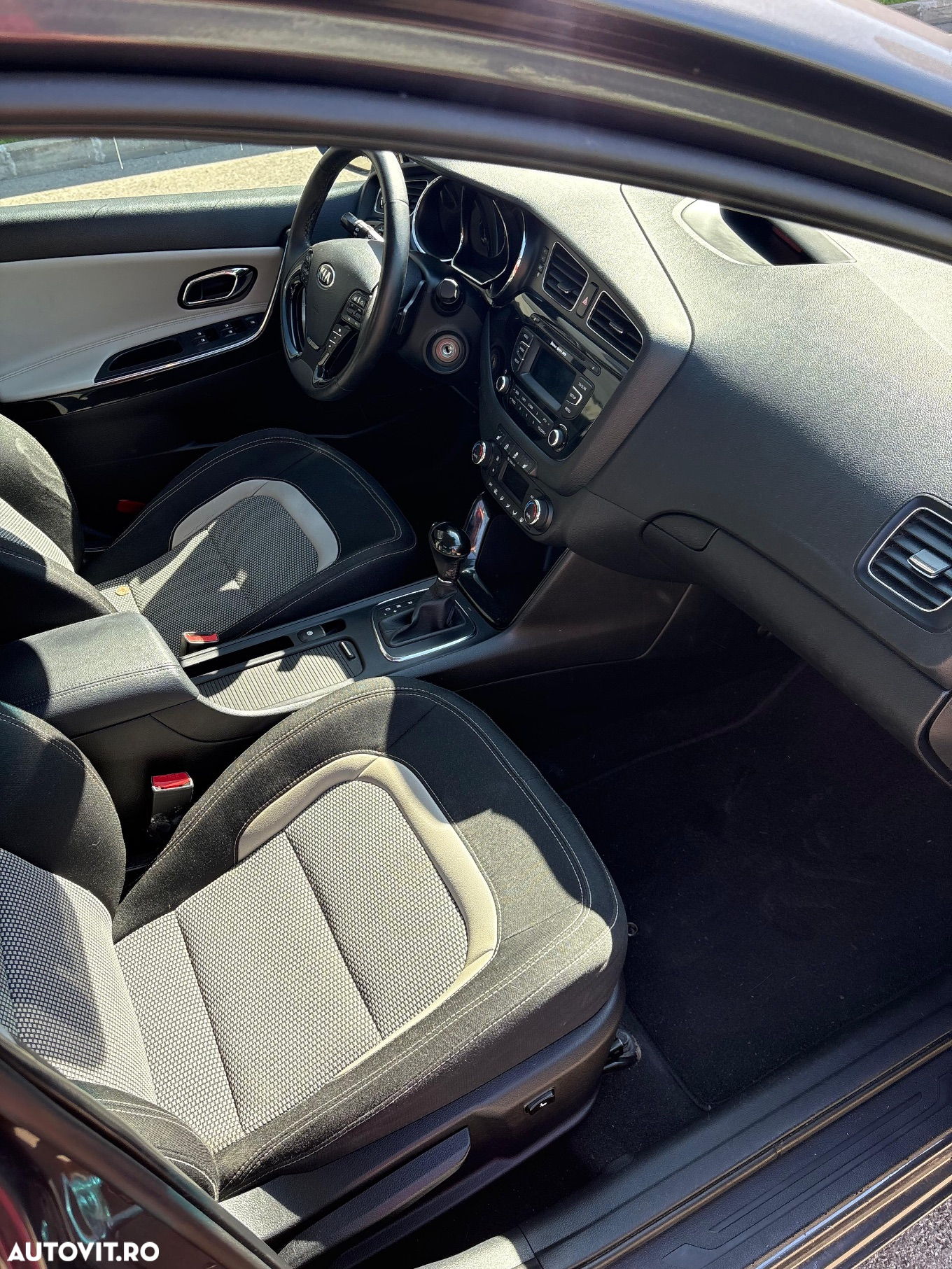 Kia Ceed 1.6 GDI DCT SW Vision - 9