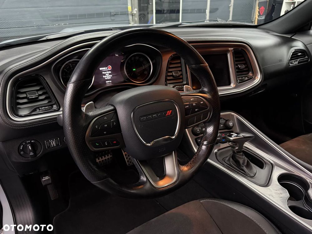 Dodge Challenger 6.4 Scat Pack - 5