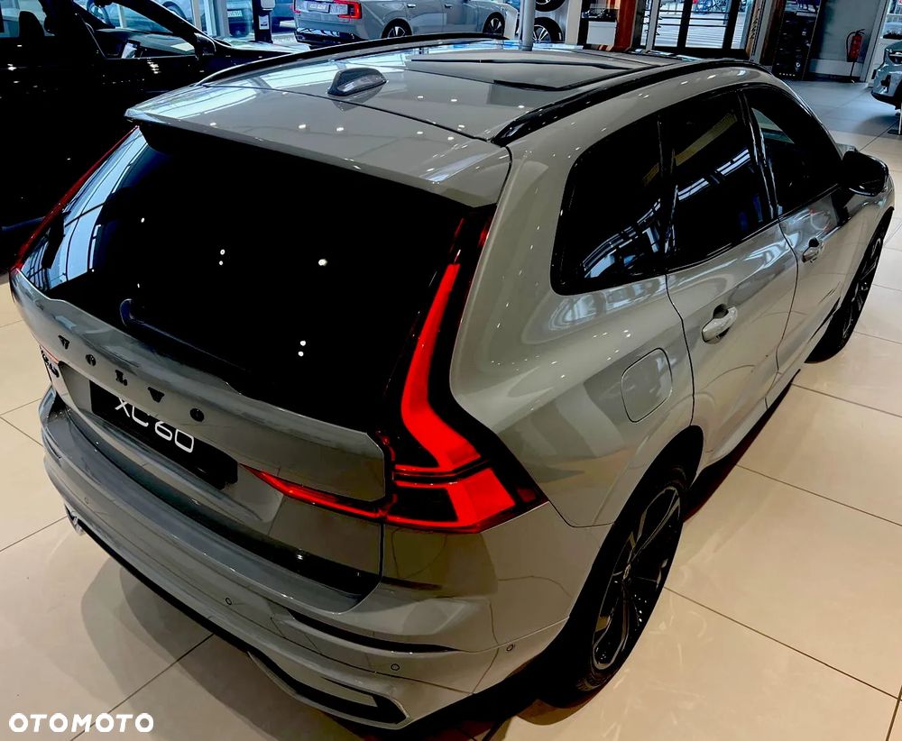 Volvo XC 60 T8 Plug-In Hybrid AWD Ultimate Black Edition - 5