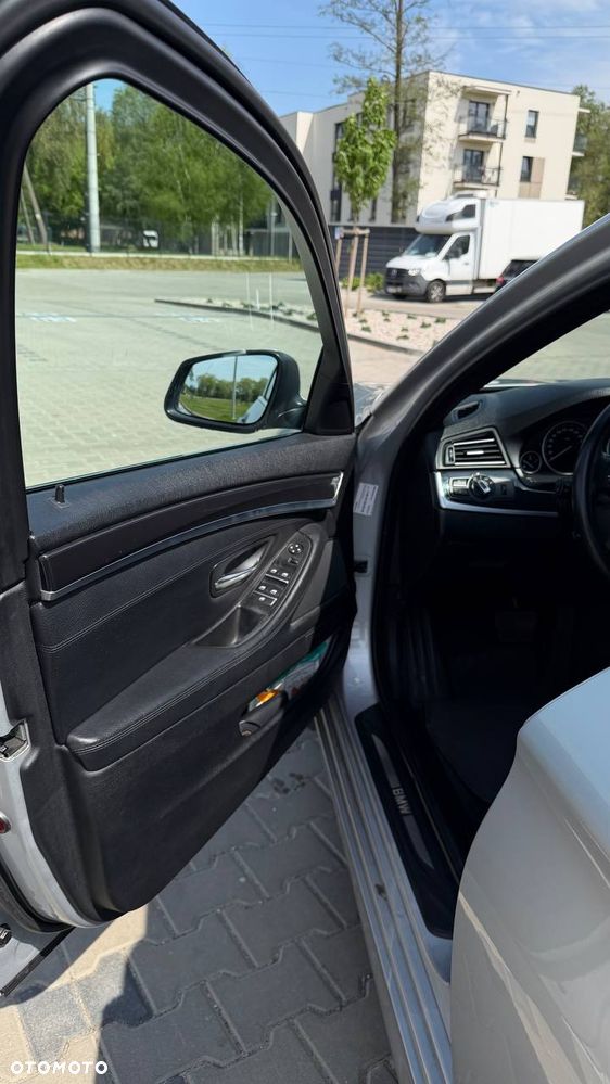 BMW Seria 5 520i - 16