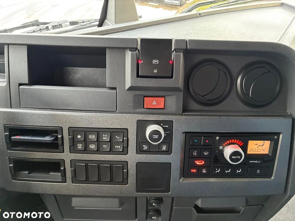 Renault T460 Sleeper Cab - 16