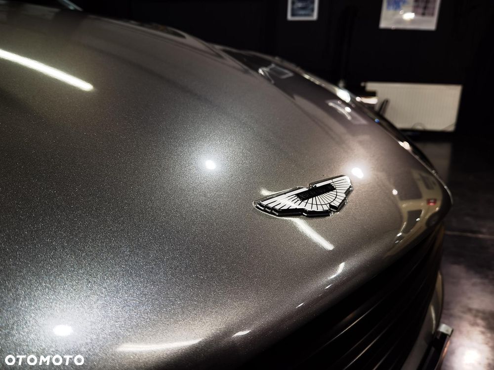 Aston Martin Vanquish - 14