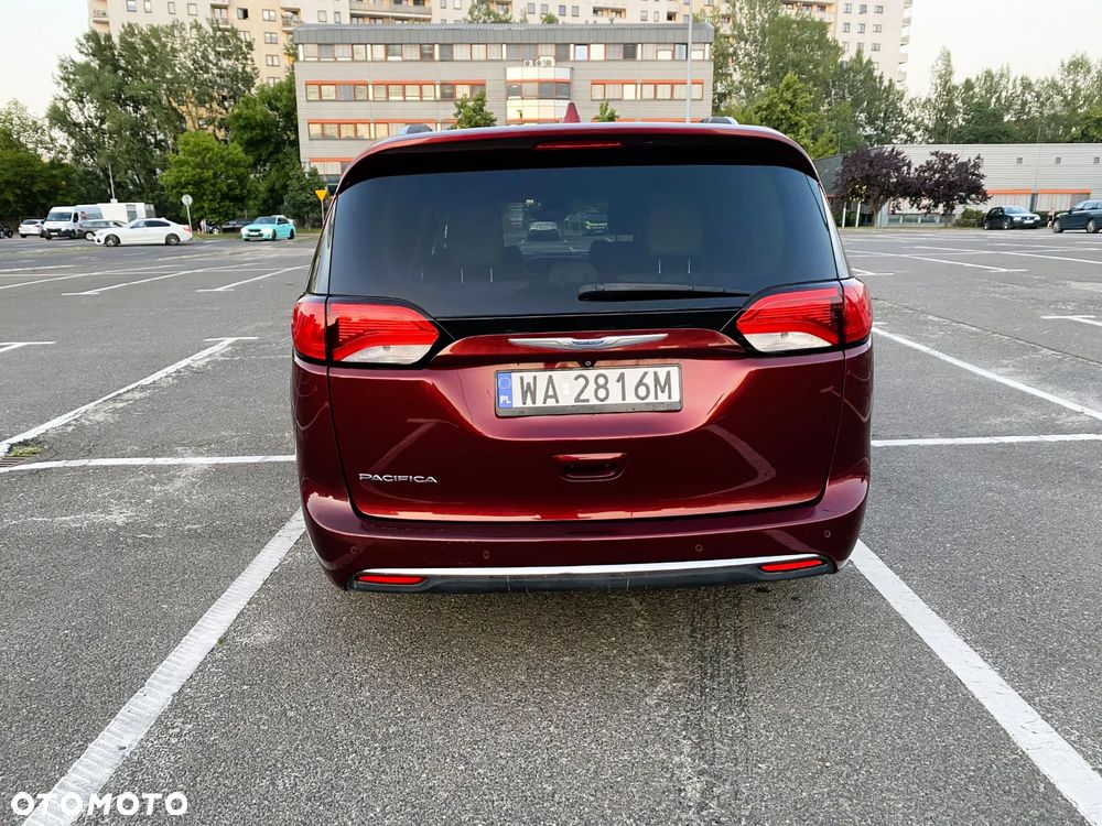Chrysler Pacifica - 4