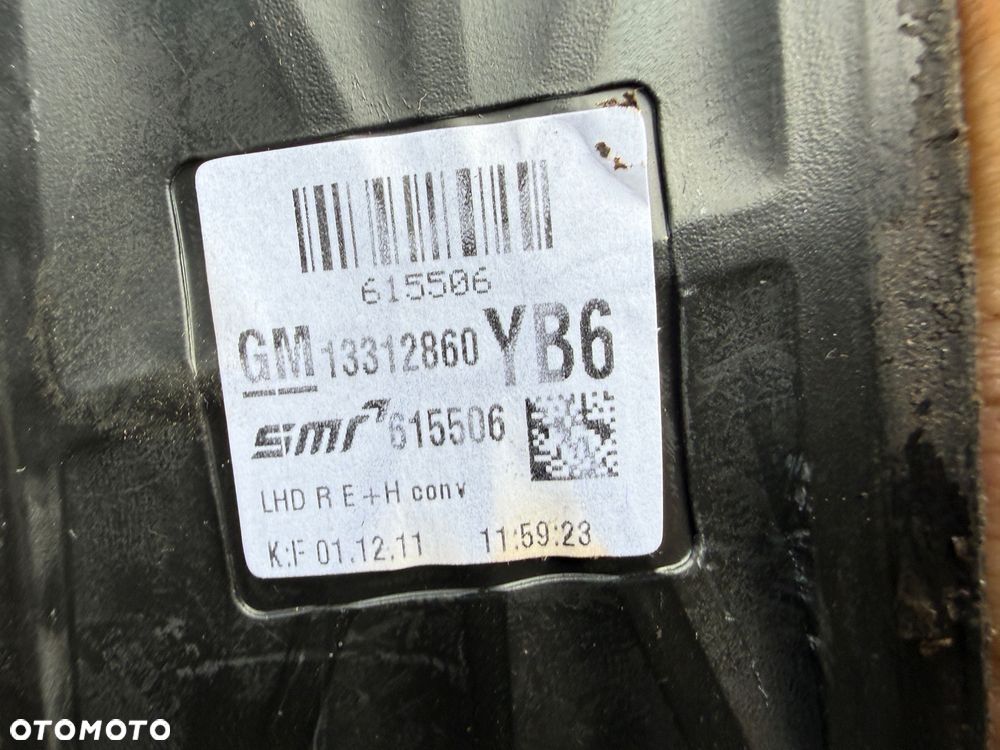 Opel Zafira B Lift (DUŻE) lusterko zewnętrzne Europa prawe 13312860 YB6 - 3