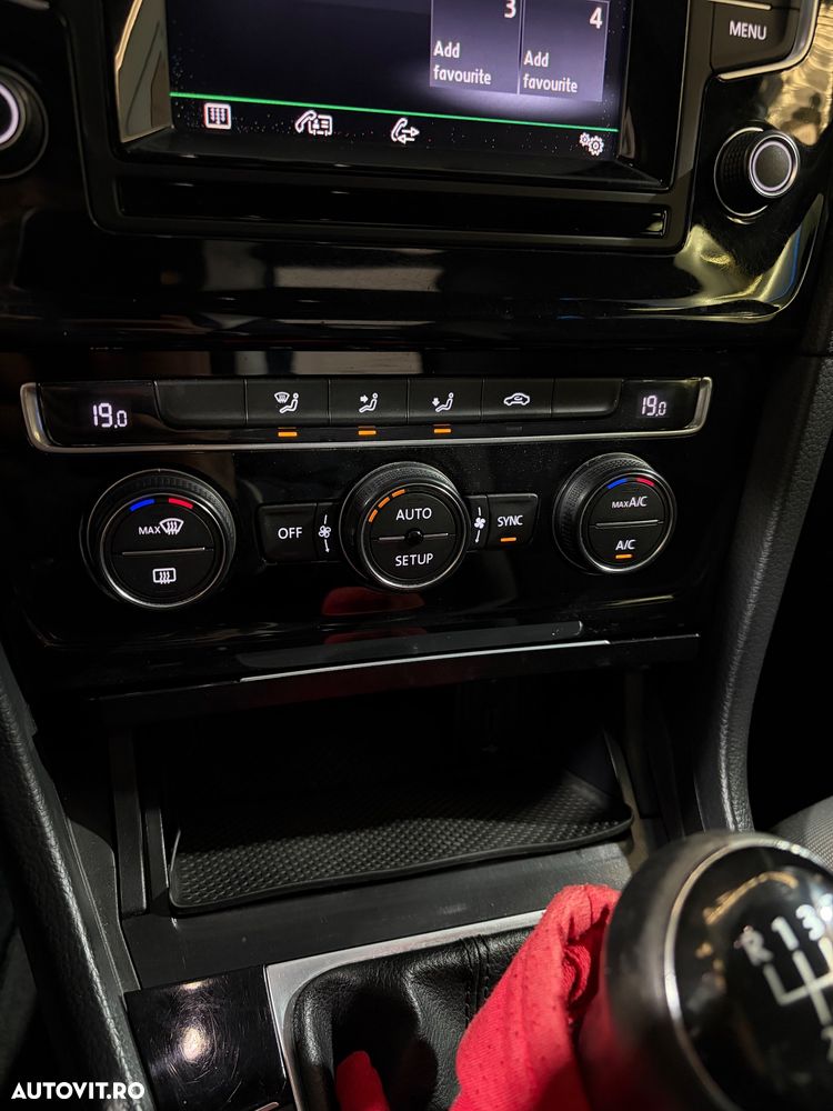 Volkswagen Golf - 19