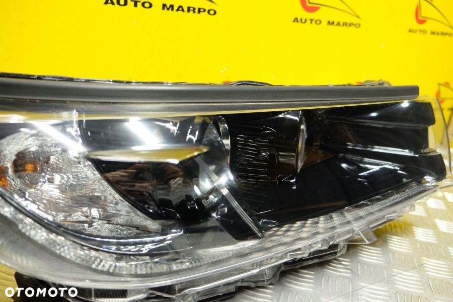 TOYOTA HIGHLANDER 2017- REFLEKTOR LAMPA LED R USA - 5