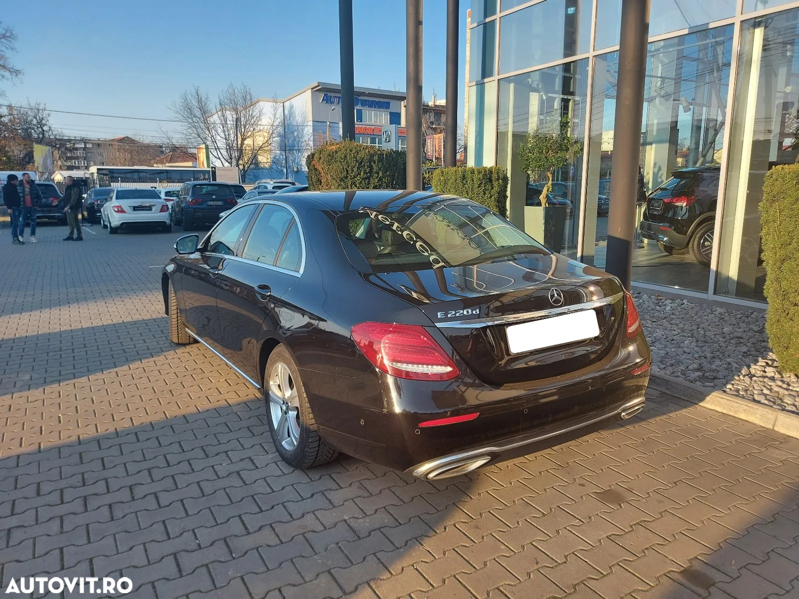 Mercedes-Benz E 220 d 4Matic 9G-TRONIC Avantgarde - 8