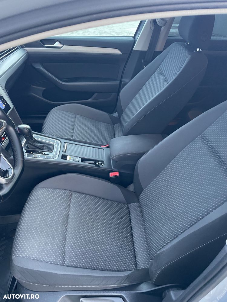 Volkswagen Passat 2.0 TDI DSG Comfortline - 12