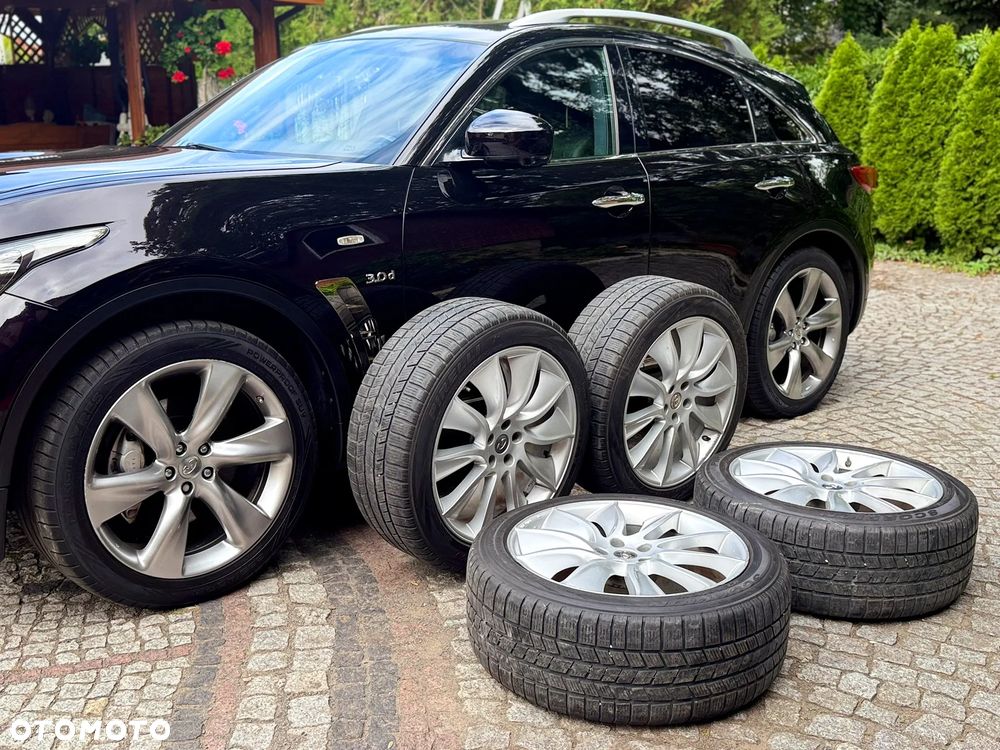 Infiniti QX70 - 38
