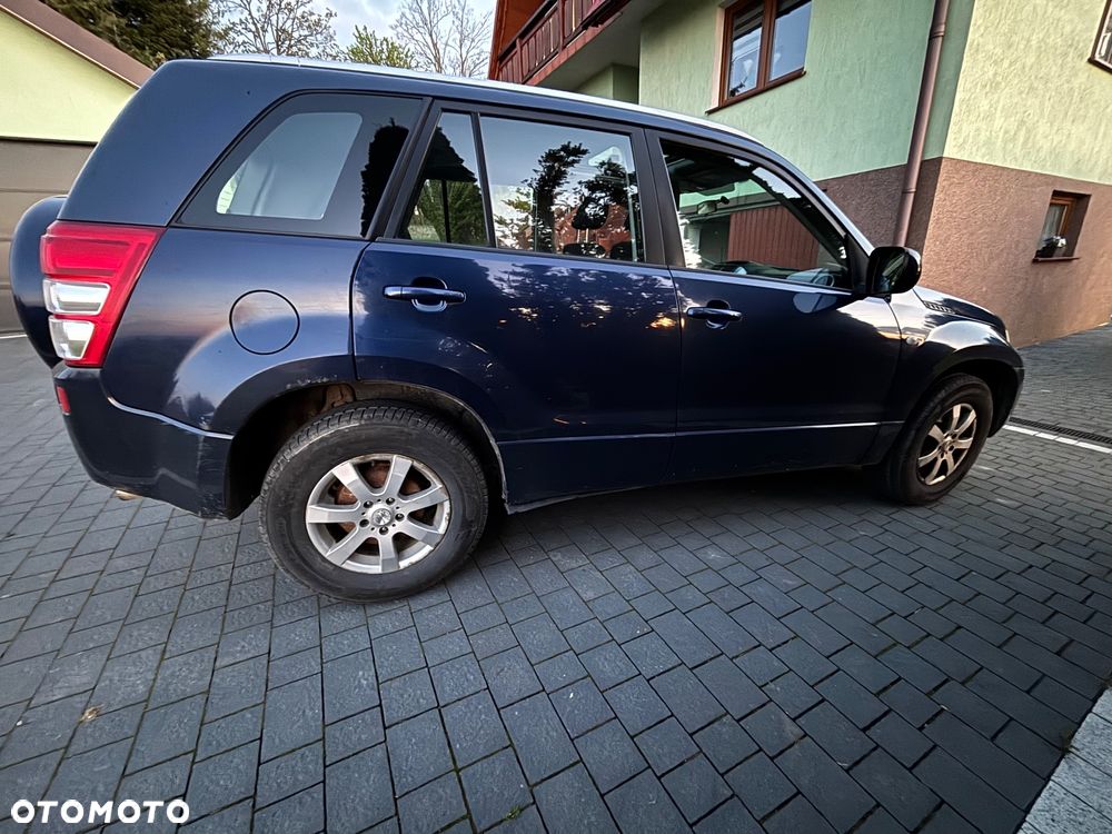 Suzuki Grand Vitara 2.0 - 5