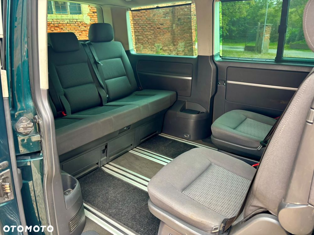 Volkswagen Multivan - 11