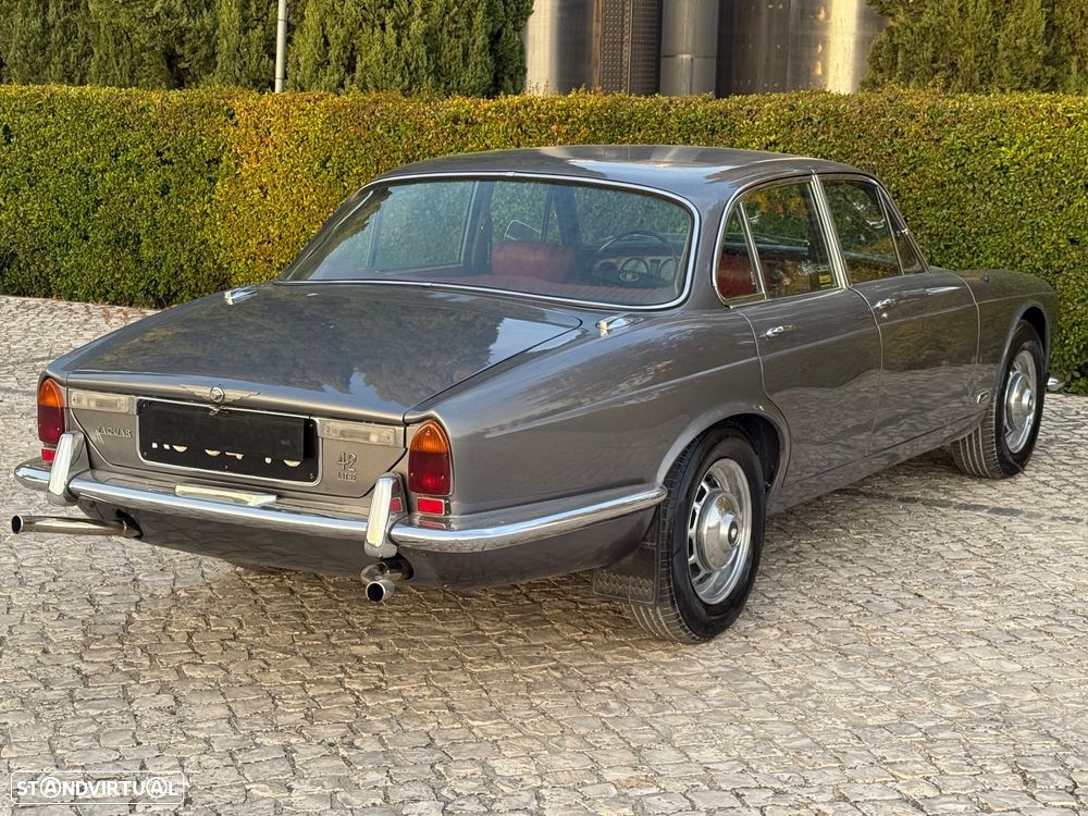 Jaguar XJ - 13