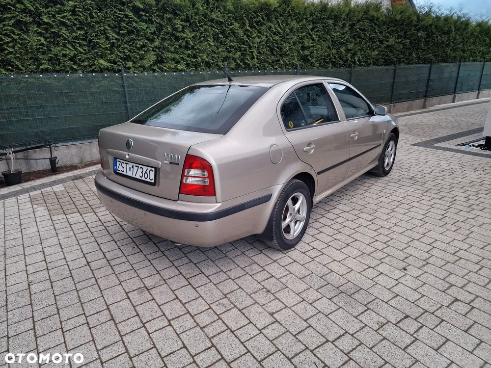Skoda Octavia 1.6 Tour - 5