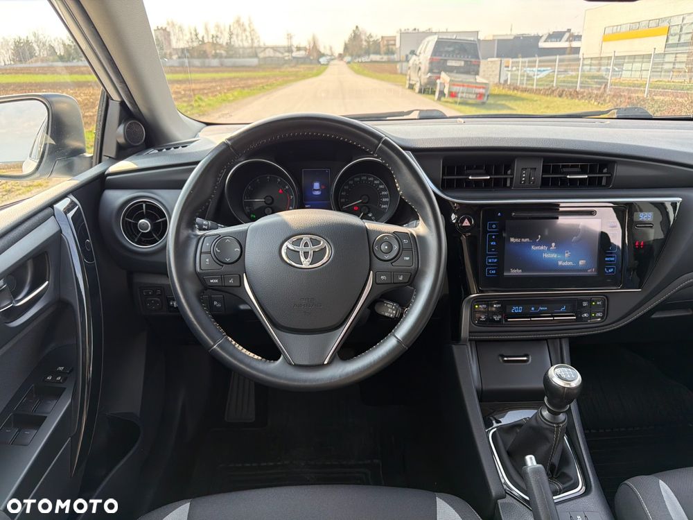 Toyota Auris 1.6 Premium - 13