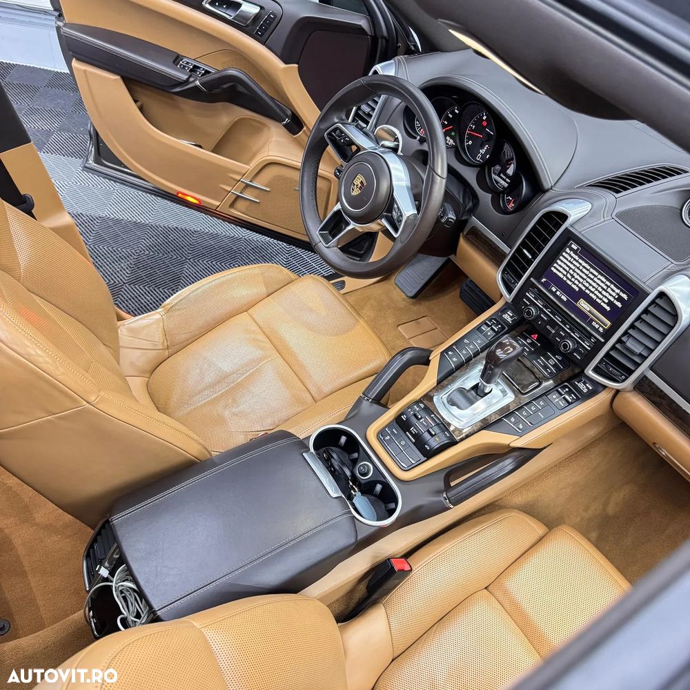 Porsche Cayenne - 17