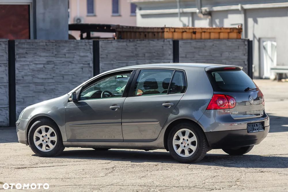 Volkswagen Golf 1.6 Comfortline - 15