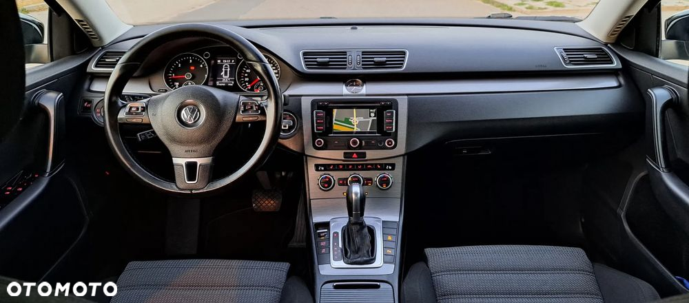 Volkswagen Passat 2.0 TDI Highline DSG - 12