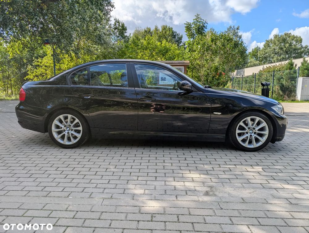BMW Seria 3 318d - 11