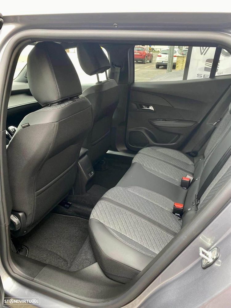Peugeot 2008 1.2 PureTech Allure - 16