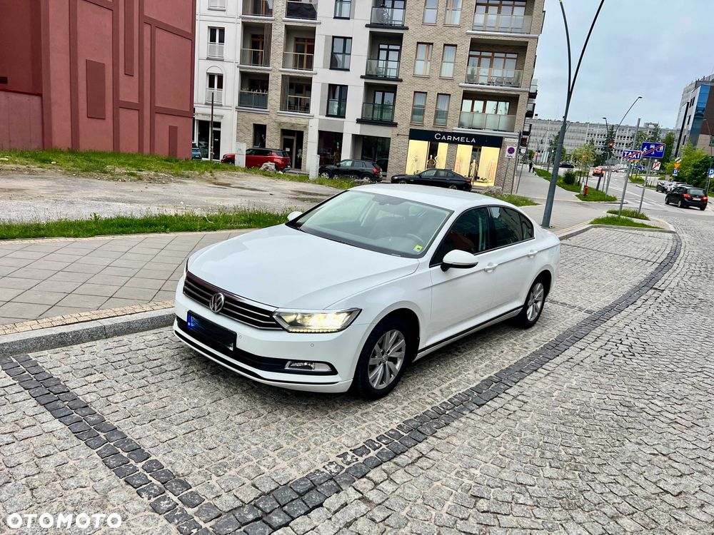 Volkswagen Passat - 2