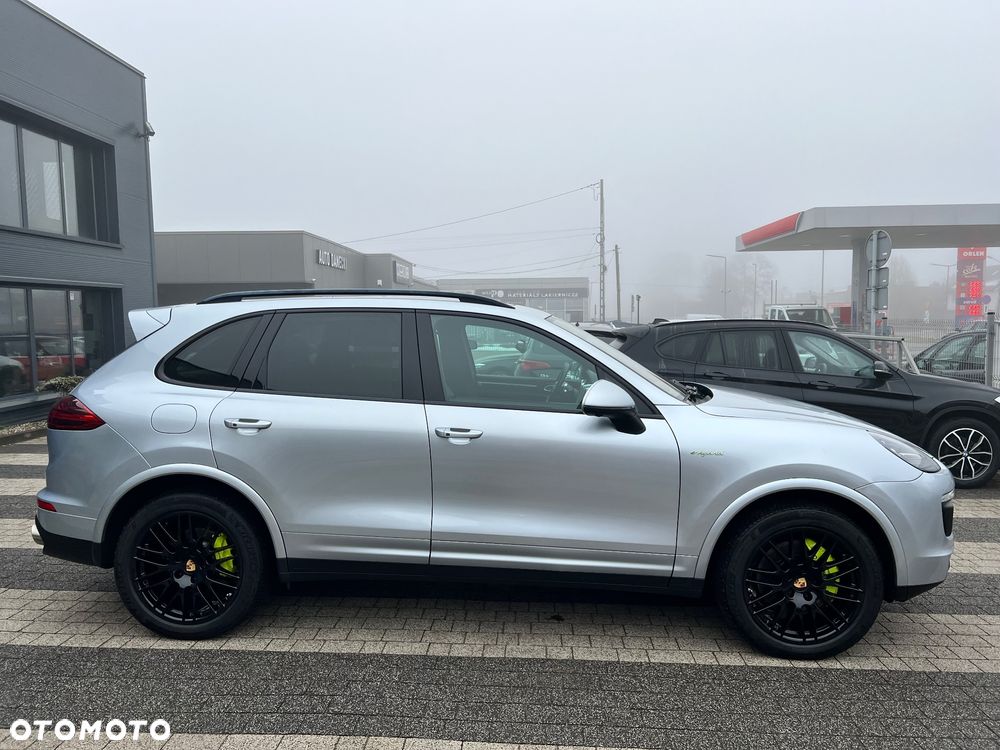 Porsche Cayenne S E-Hybrid - 3