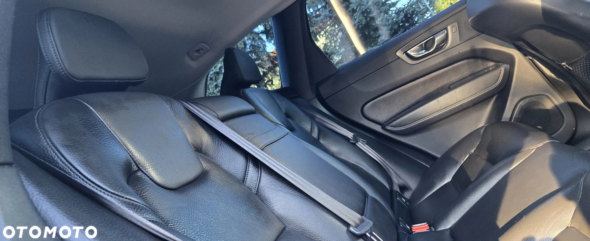 Volvo XC 60 D4 Momentum Pro - 11