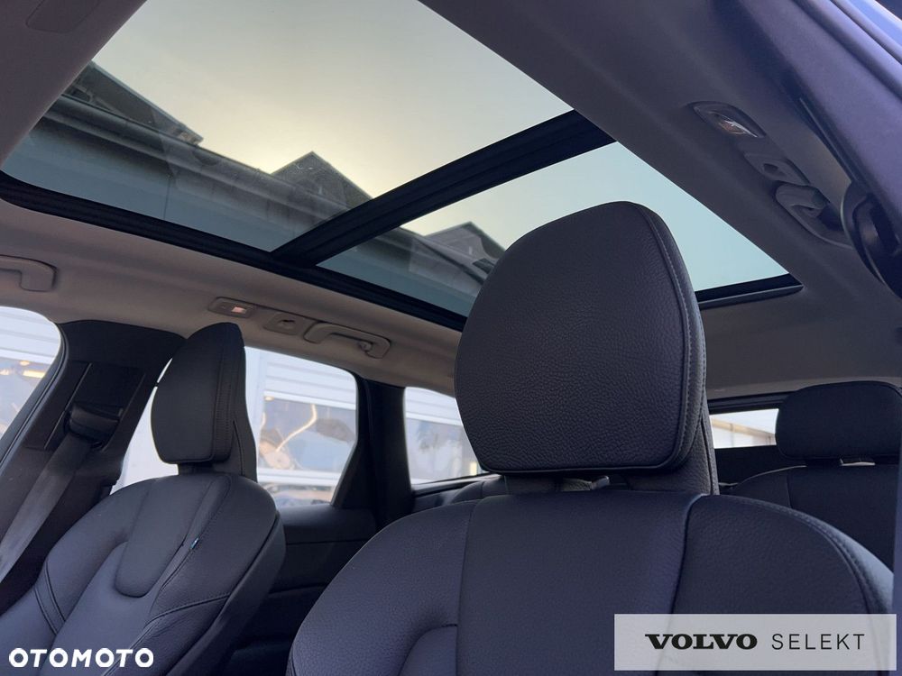 Volvo XC 60 T6 Plug-In Hybrid AWD Plus Dark - 24