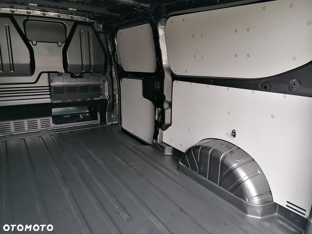 Ford CUSTOM VAN LIMITED - 11