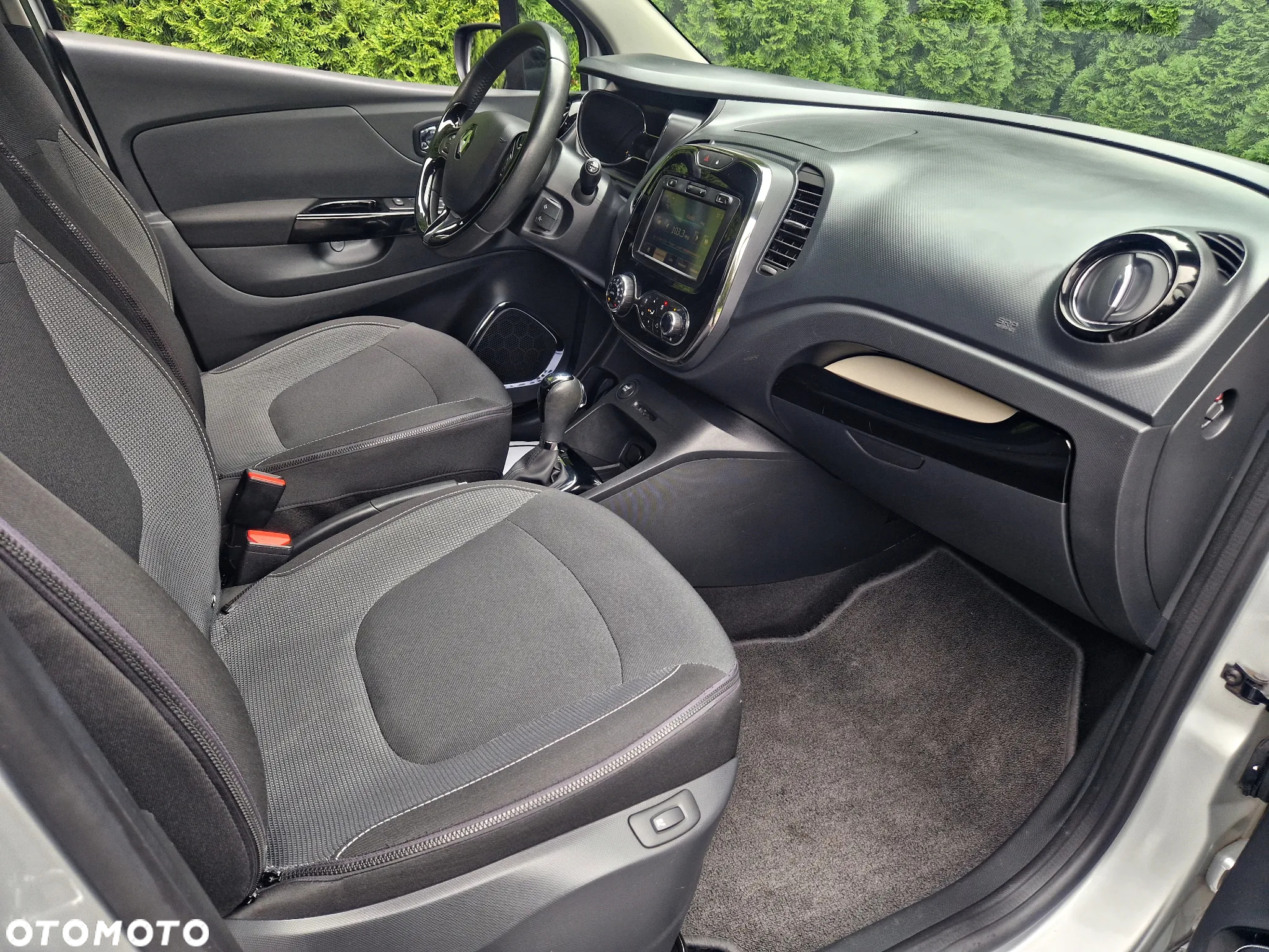 Renault Captur - 23