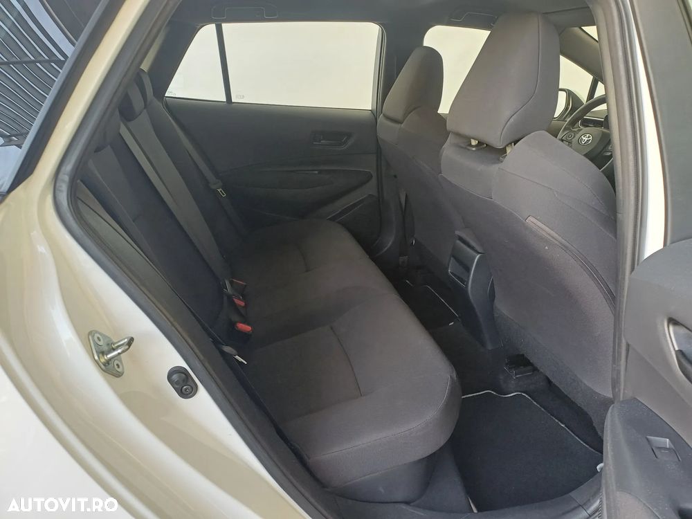 Toyota Corolla - 22