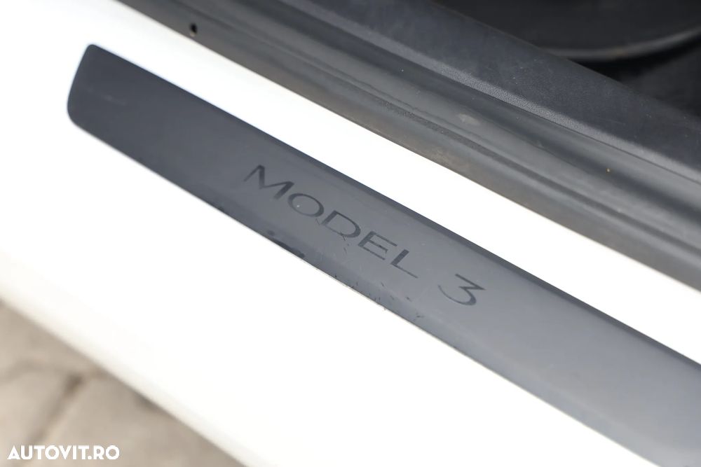 Tesla Model 3 Langstreckenbatterie Allradantrieb Dual Motor - 40