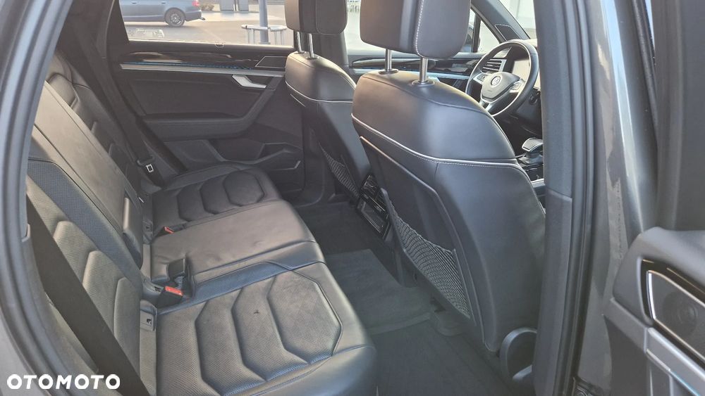 Volkswagen Touareg 3.0 V6 TDI SCR 4Mot R-Line - 25
