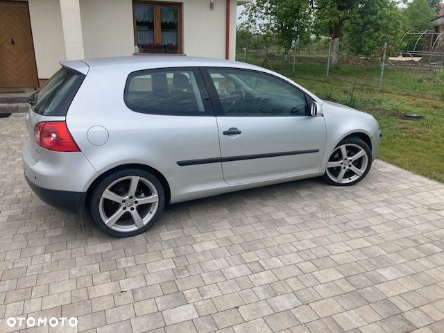 Volkswagen Golf - 5