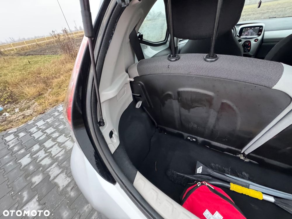 Toyota Aygo x-cite - 12