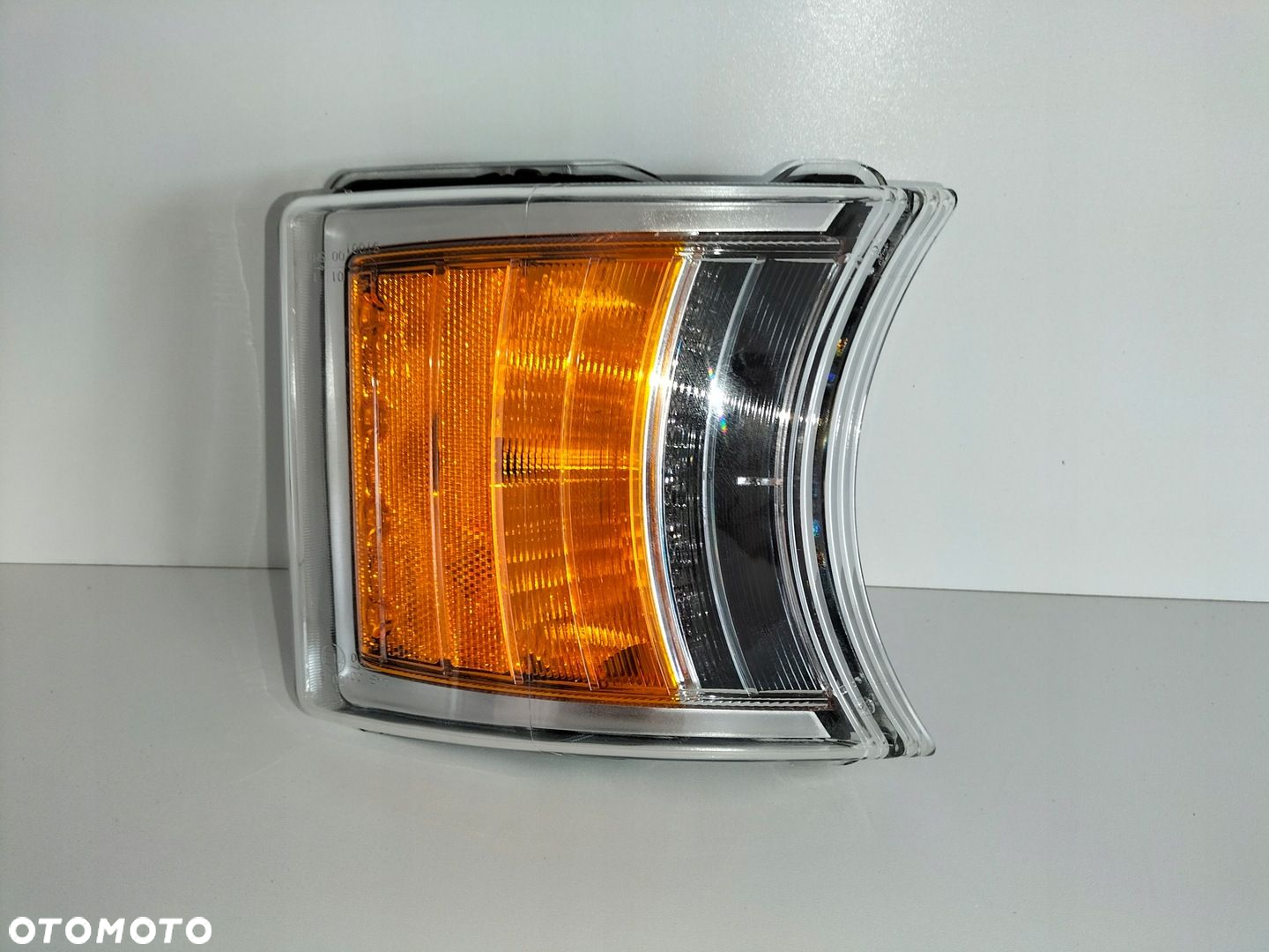Migacz kierunkowskaz lampa postojowa lewyprawy SCANIA P G R T 10- LED - 3