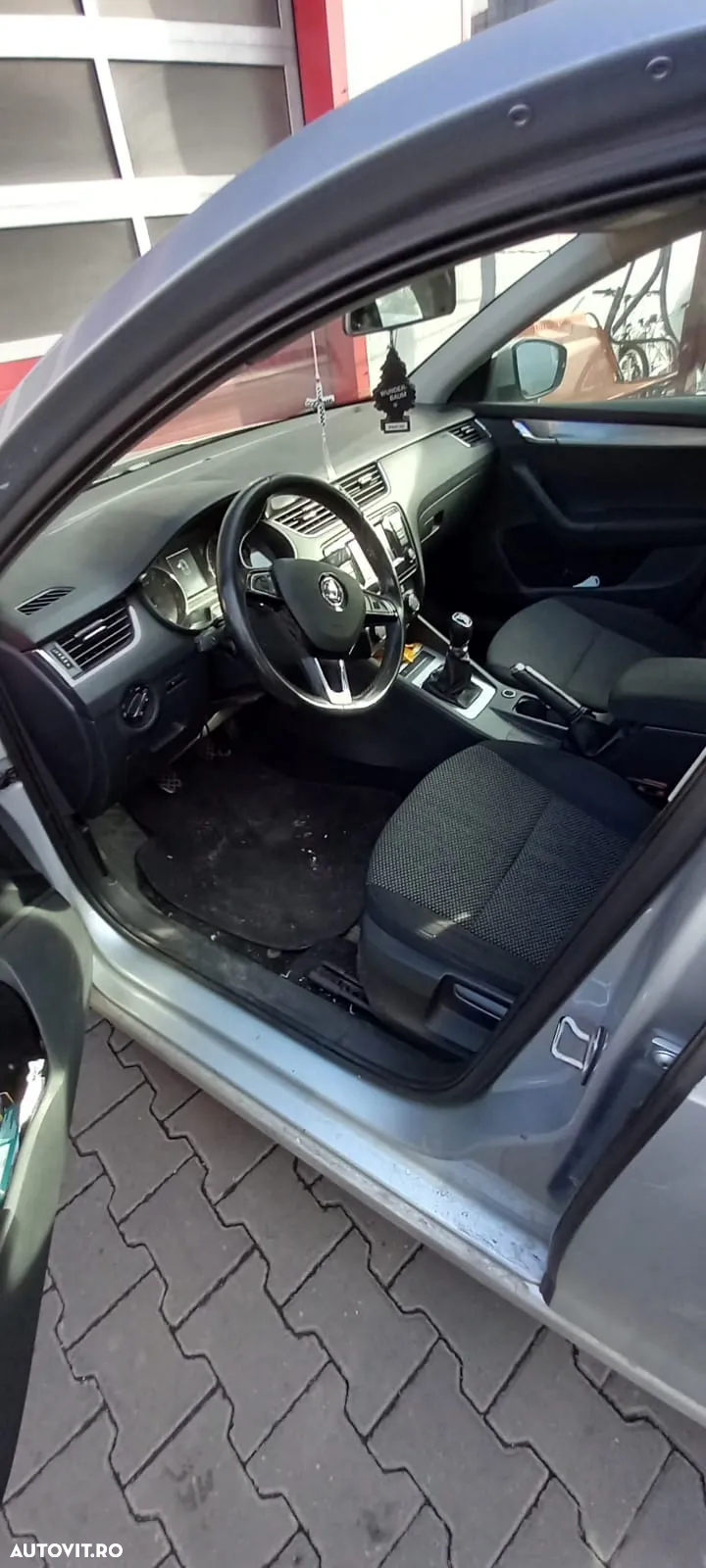 Ford Mondeo 1.8 Ambiente - 6