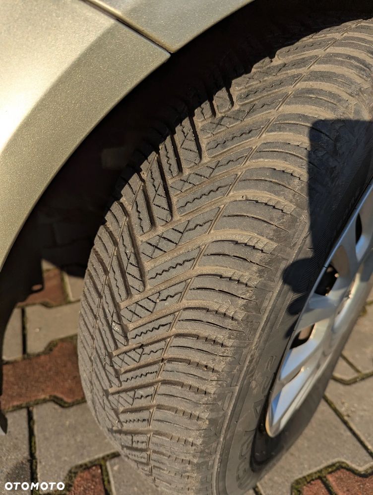 Opel Corsa 1.2 16V Essentia - 12