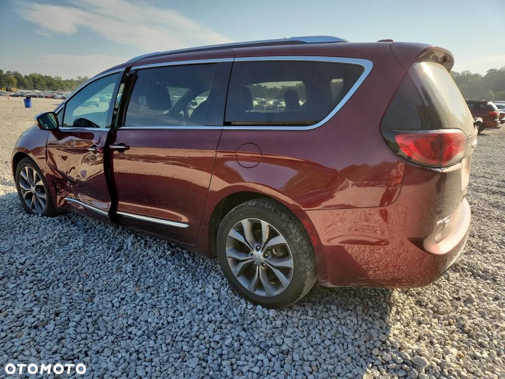 Chrysler Pacifica - 5