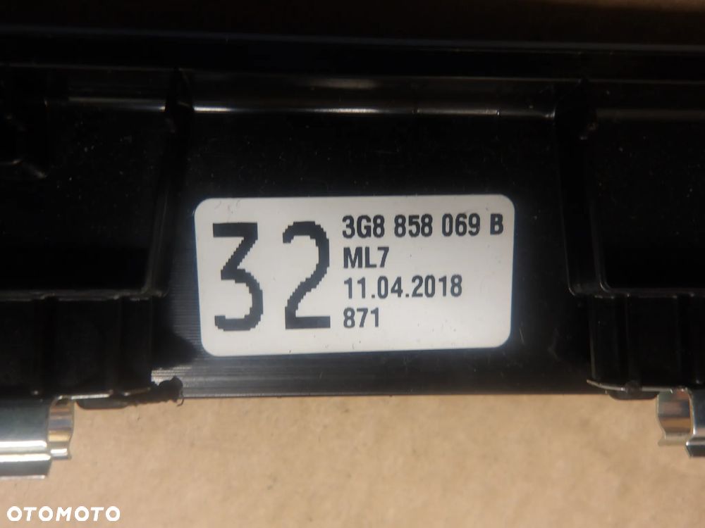 PASSAT B8 RADIO WYŚWIETLACZ DOTYKOWY 5G6035869C - 3